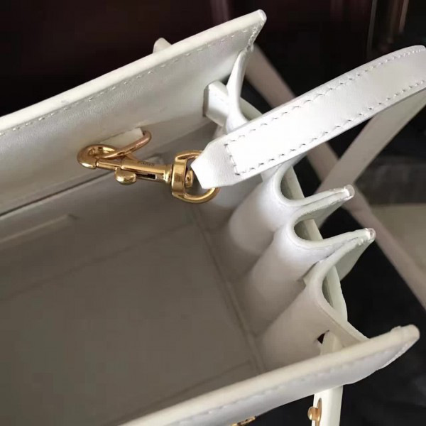 Y51 sac de jour in grained leather 4901 26cm x 21cm x 13cm