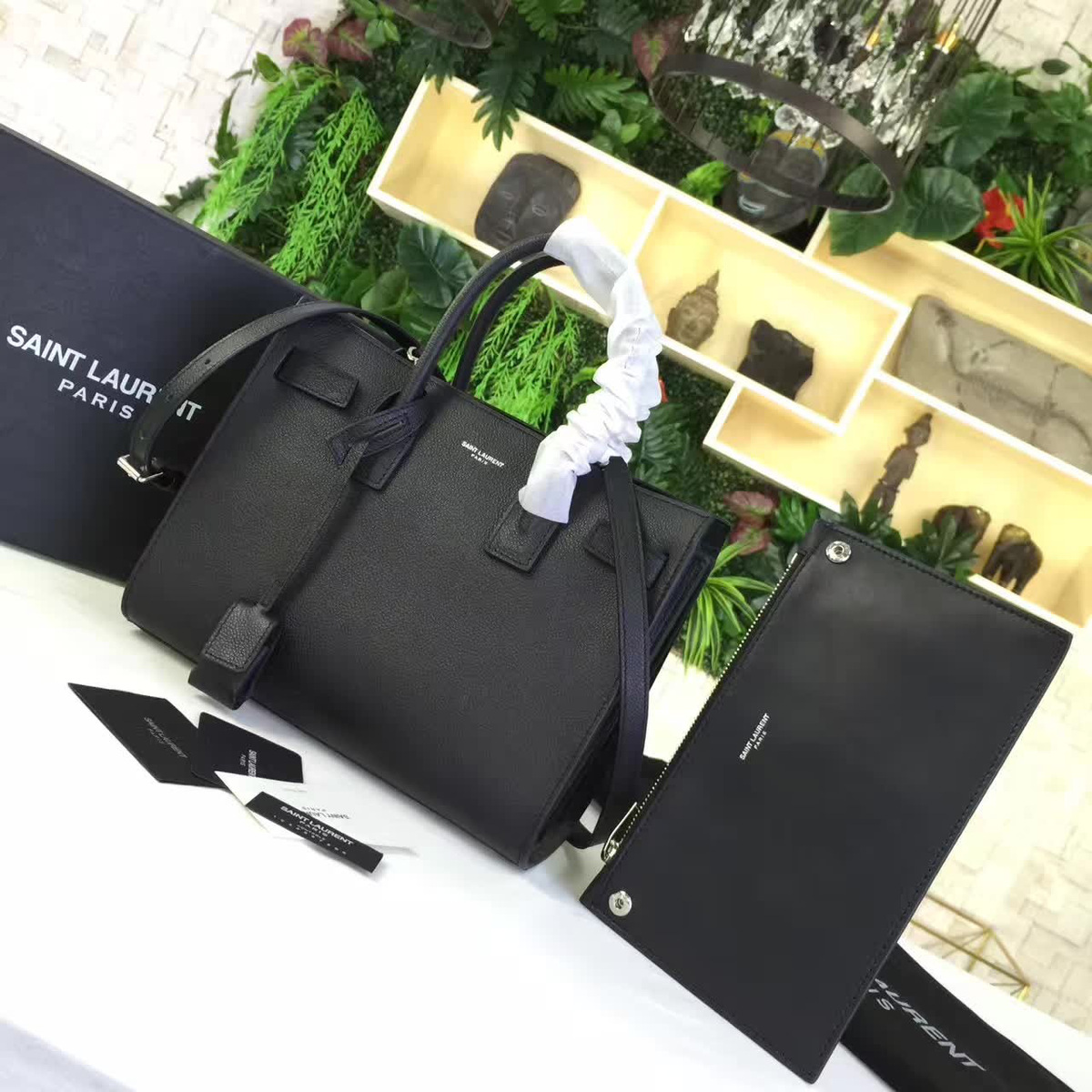 Y51 sac de jour in grained leather 4907 26cm x 12.5cm x 20.5cm