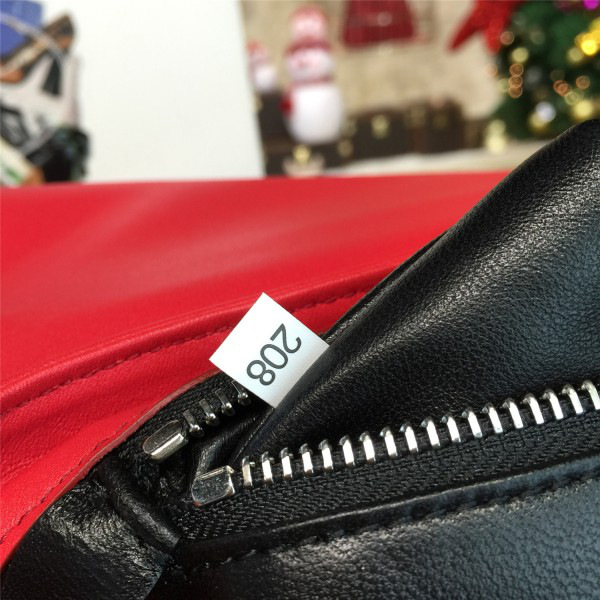 Pra*a metal closure 3936 30cm x 7cm x 19cm