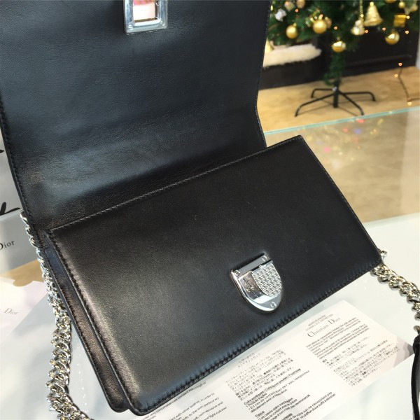 D10r ama 1749  21.5cm x 6.5cm x 13cm