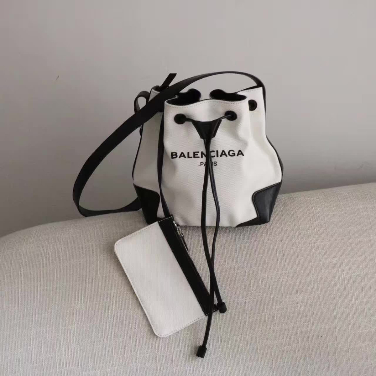 Ba1en*iaga bucket bag white 22cm x 15cm x 24.5cm