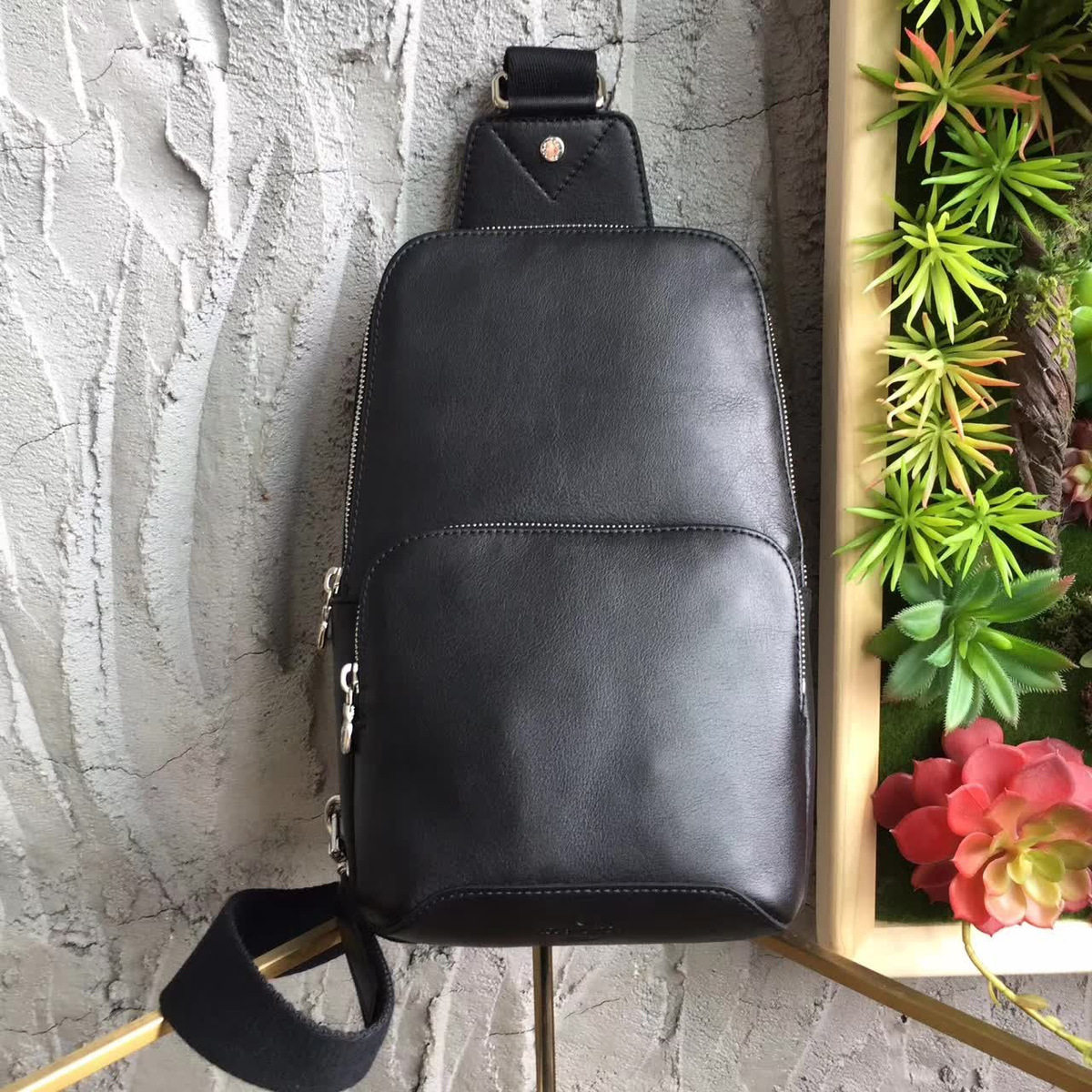 l0vis Vvtt0n avenue sling bag cohotbag 3523