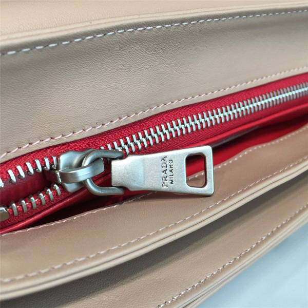 Pra*a metal closure 3917 30cm x 7cm x 19cm