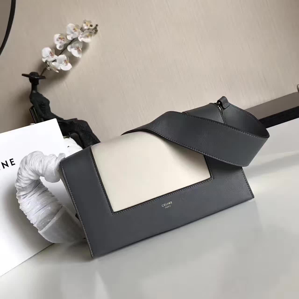 Ce1i*e leather frame z1231 25cm x 9cm x 14cm