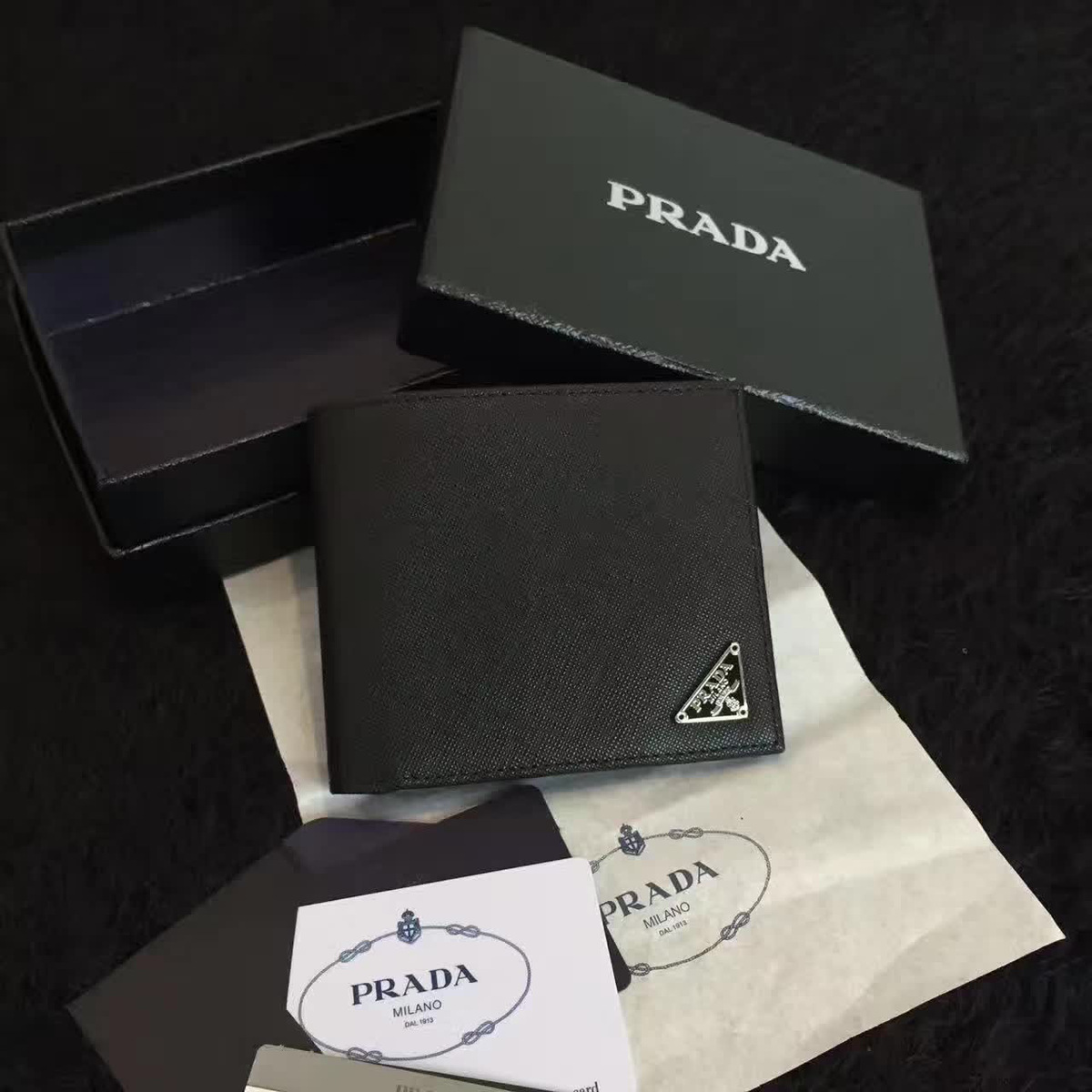 Pra*a cortex wallet 4336