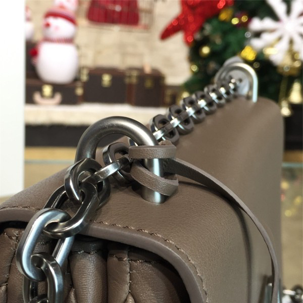 Pra*a metal closure 3908 23.5cm x 4.5cm x 15cm