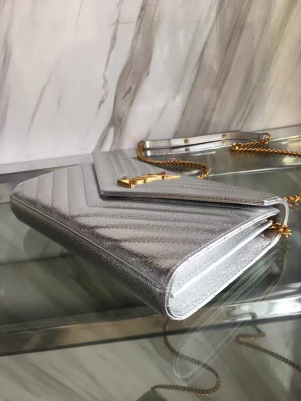 Y51 envelope chain wallet 5095 22cm x 5.5cm x 13.5cm