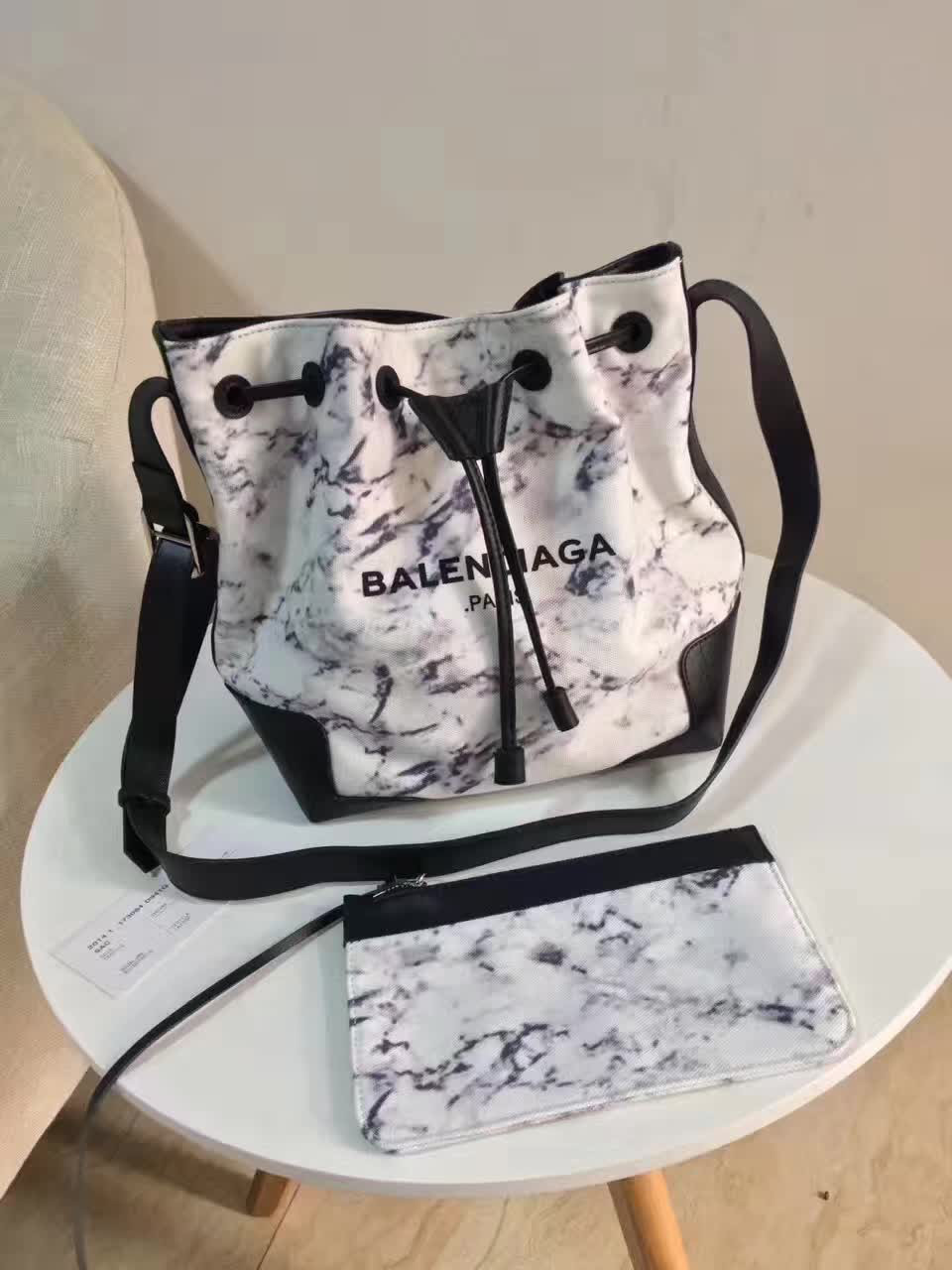 Ba1en*iaga bucket bag 22cm x 15cm x 24.5cm