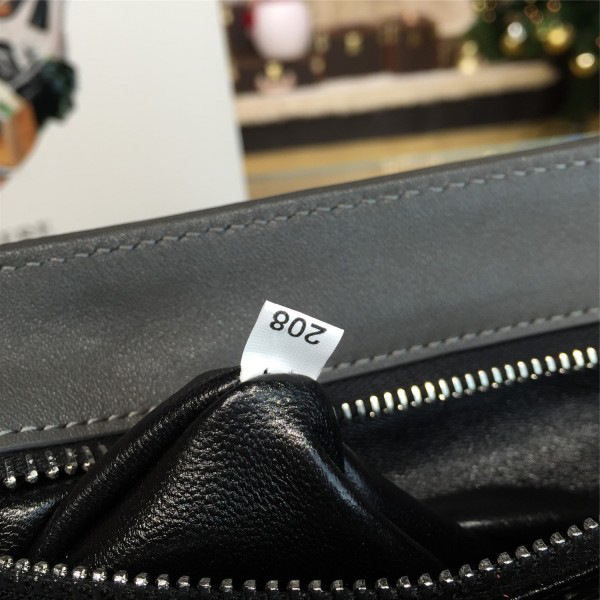 Pra*a metal closure 3909 30.5cm x 4.5cm x 19cm