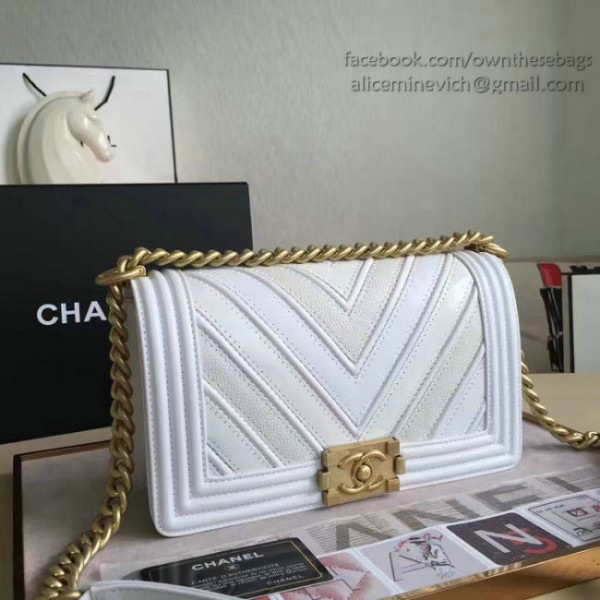Ch**el chevron quilted medium boy bag white