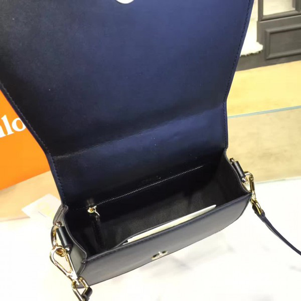 Chloe leather nile z1346 19.5cm x 6.5cm x 16cm