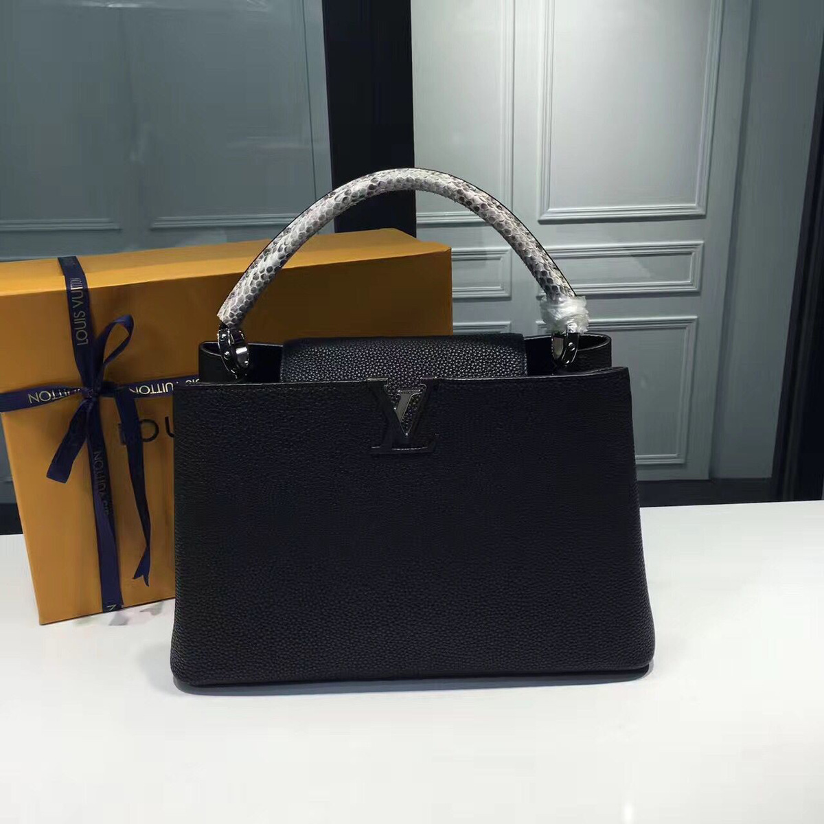 l0vis Vvtt0n capucines mm noir 3671 36cm x 23cm x 14cm