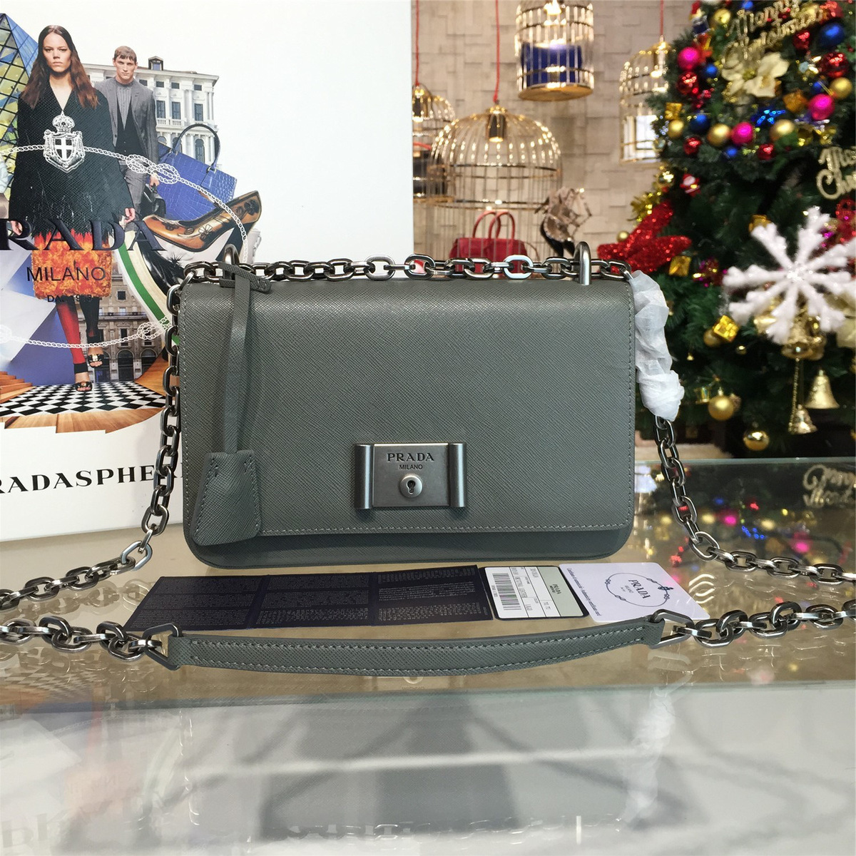 Pra*a metal closure 3920 23.5cm x 4.5cm x 15cm