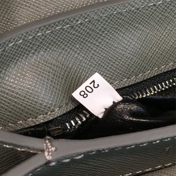 Pra*a metal closure 3920 23.5cm x 4.5cm x 15cm