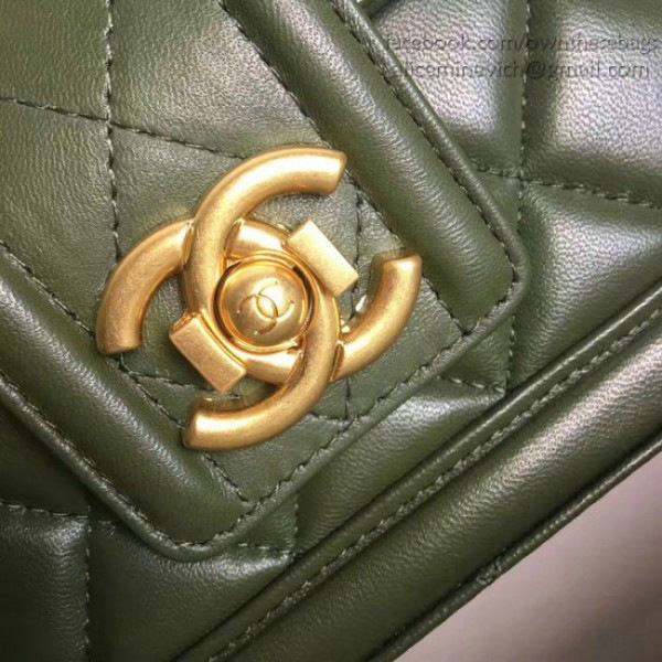 Ch**el quilted lambskin gold-tone metal flap bag green