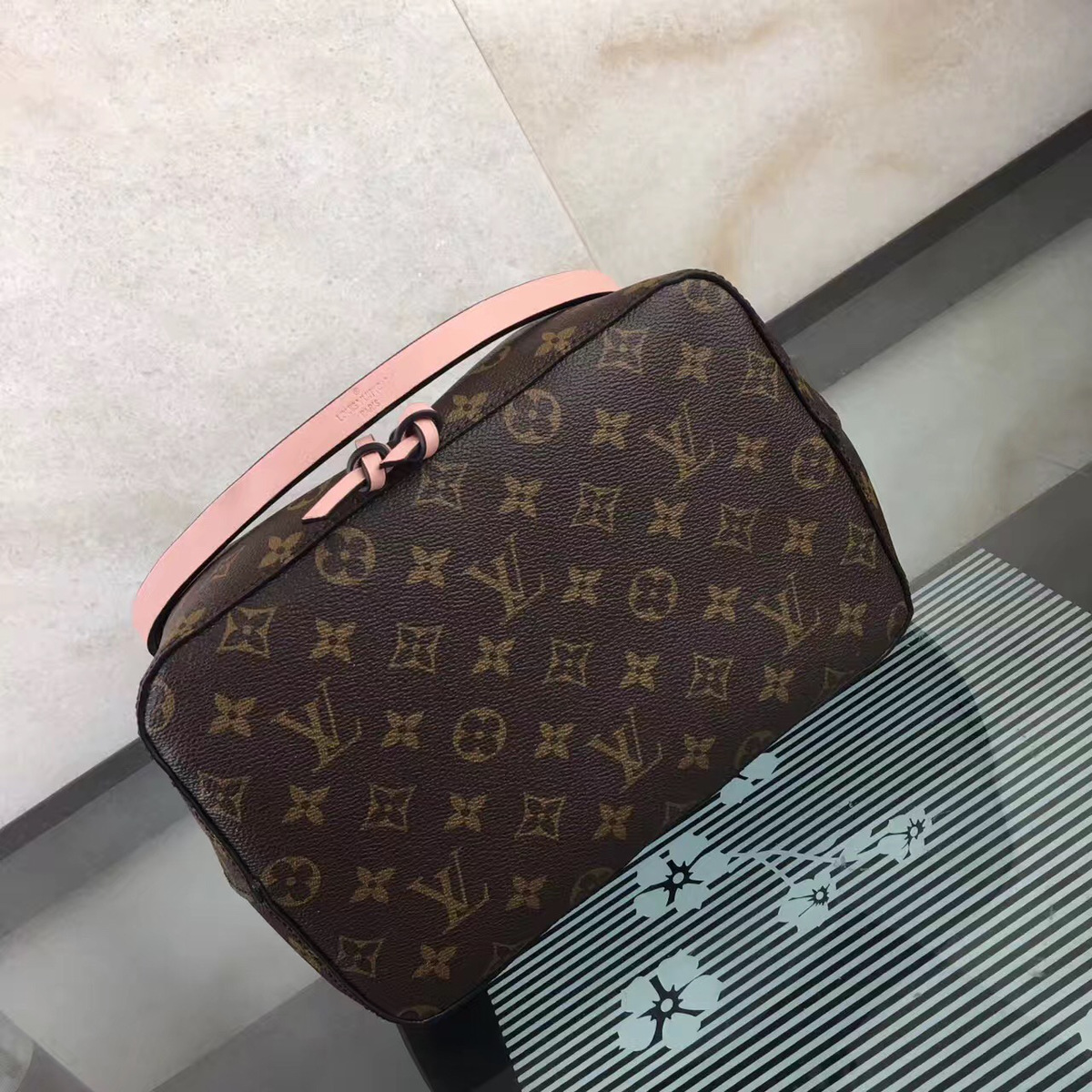 LV trendy bucket bag m44021 pink 26 x 27 x 22