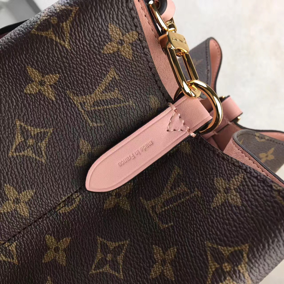 LV trendy bucket bag m44021 pink 26 x 27 x 22