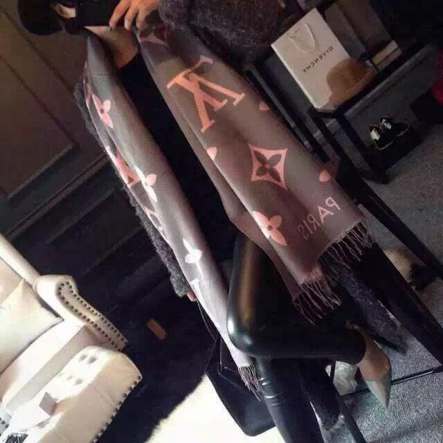 Lv scarf grey