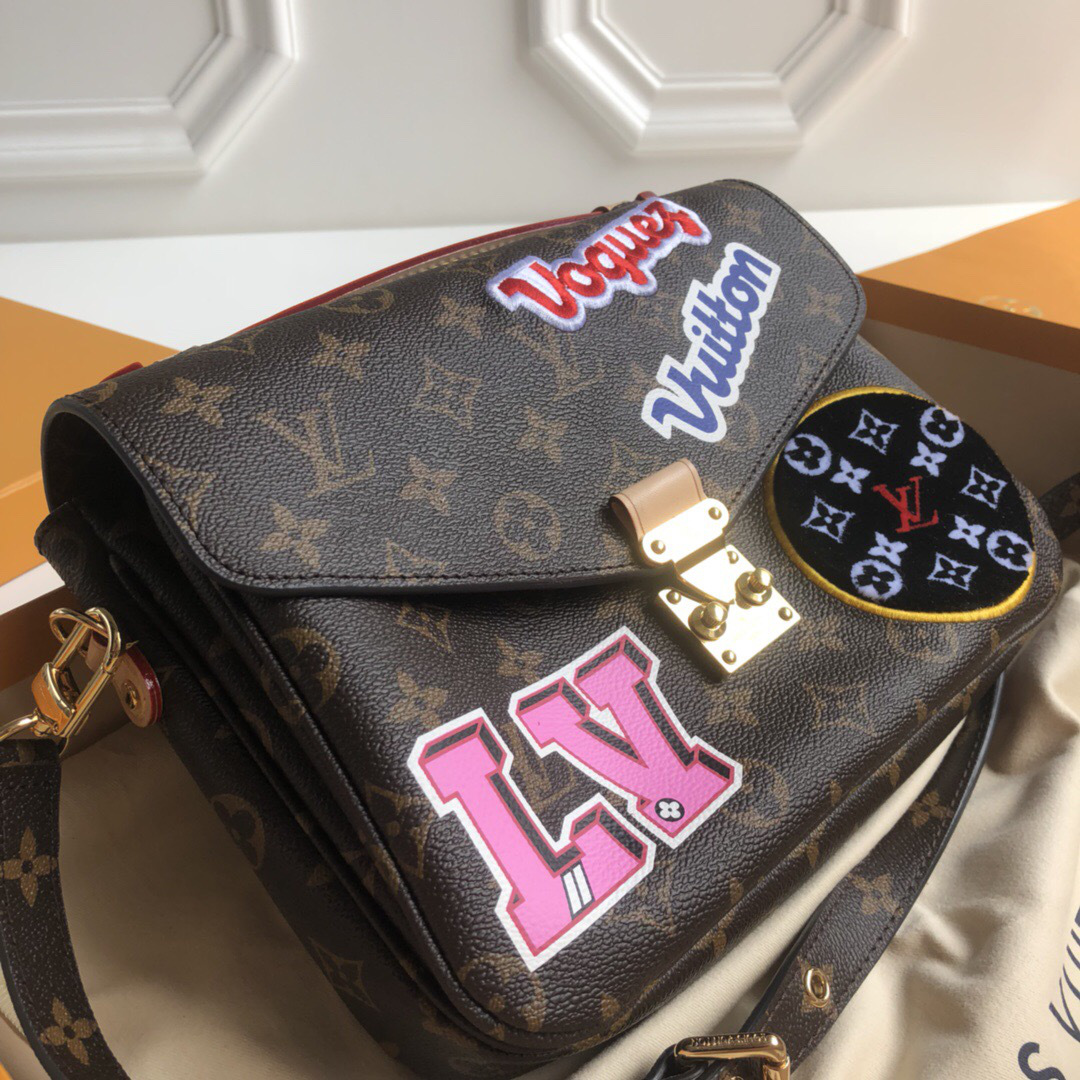 l0vis Vvtt0n pochette metis monogram reverse canvas m43991 25.0 x 19.0 x 7.0 cm