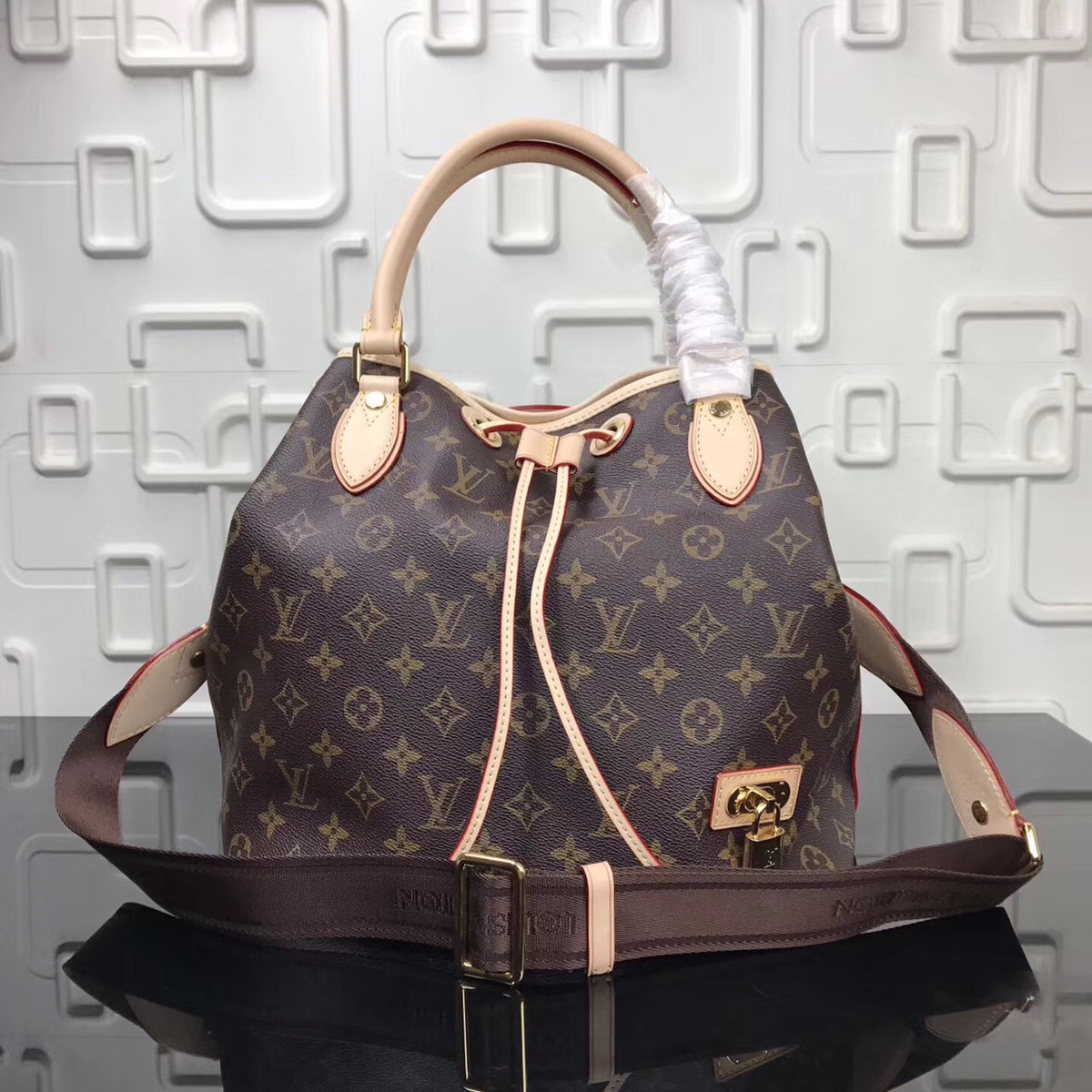 LV classic bucket bag m40372 29x30x19cm