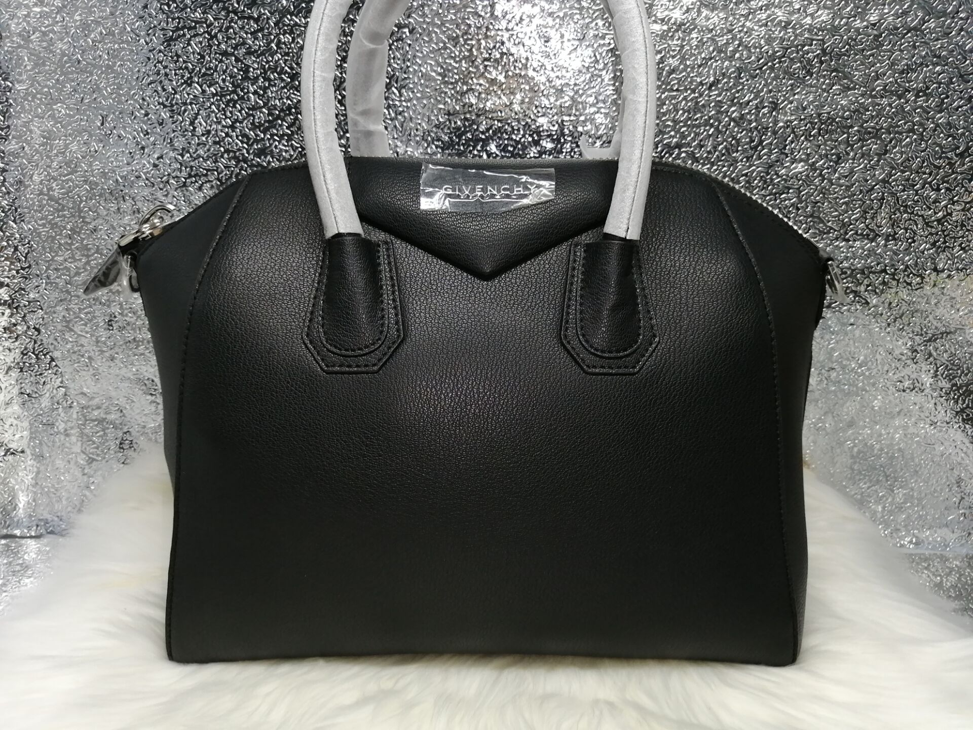 Givenchy medium antigona handbag 3077