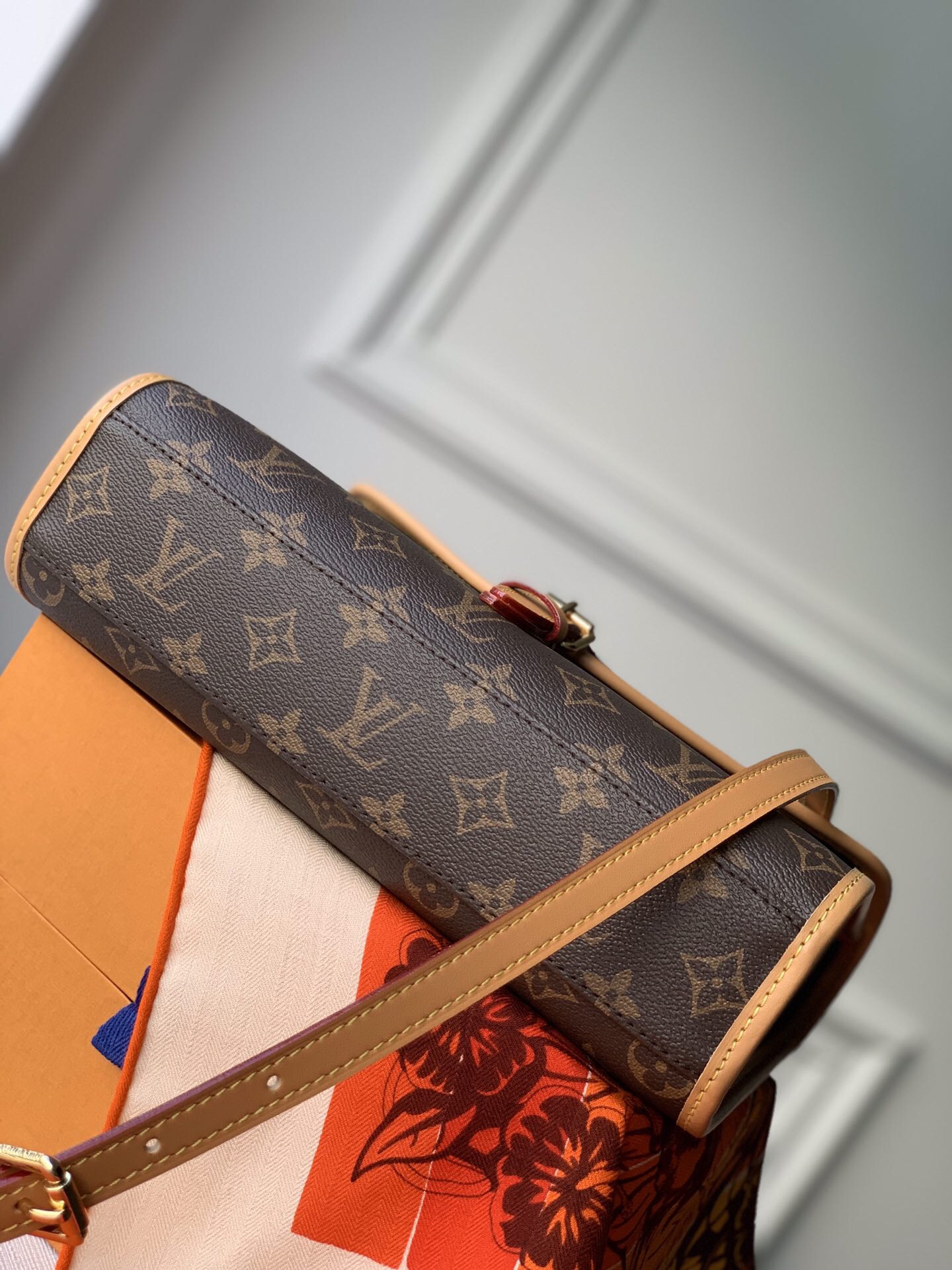 LV m44919 handbag large 29×24×10