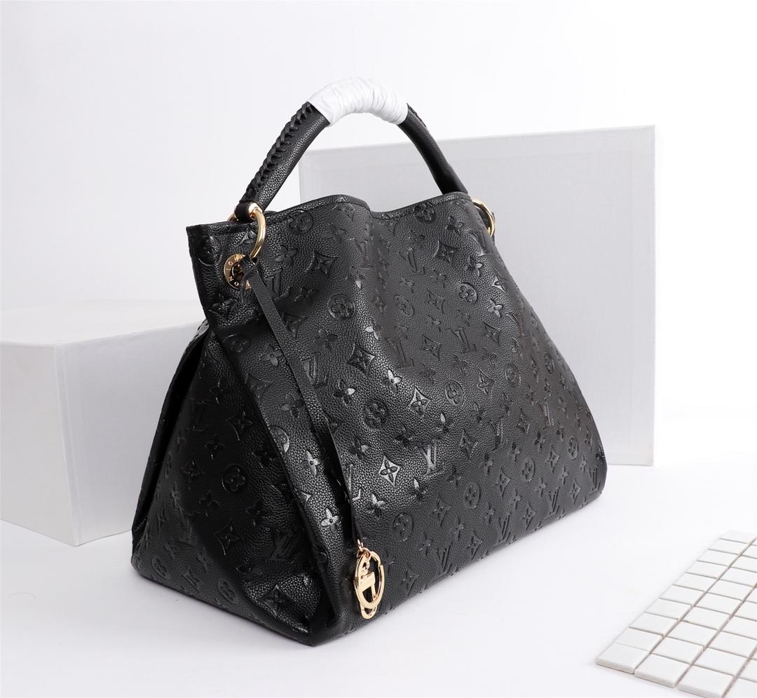 l0vis Vvtt0n monogram empreinte embossed leather 47cm