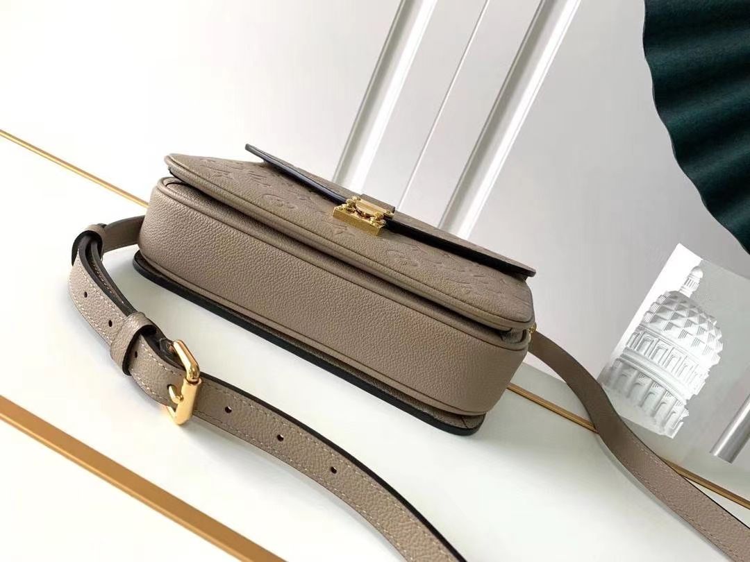 l0vis Vvtt0n message bag 25cm