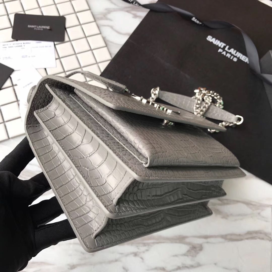 Y51 sunset chain wallet in crocodile embossed shiny leather 4858 17cm x 13cm x 7cm