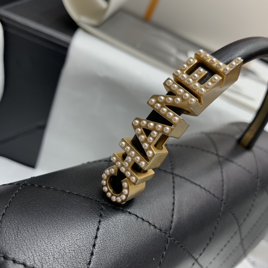 2020 pearl messenger bag