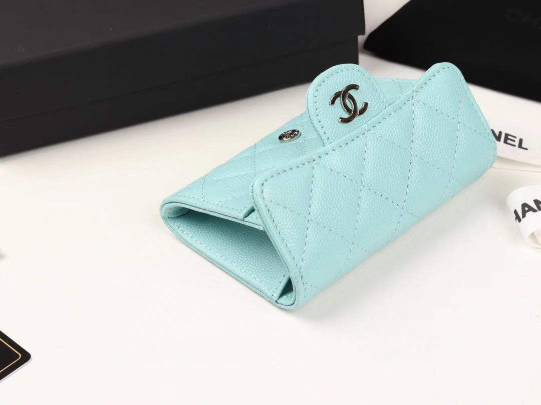 Ch**el wallet blue in sliver hardware