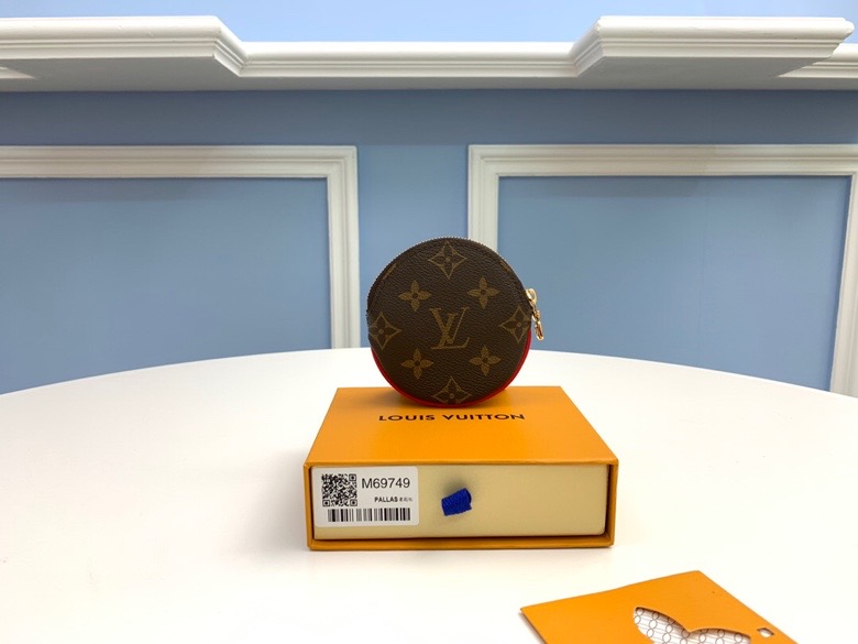 l0vis Vvtt0n round coin pouch monogram vivienne holiday rouge red m69749 9 x 9 x 1 cm