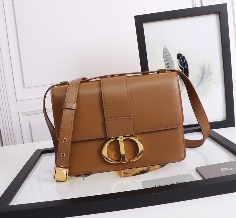 D10r lady D10r montaigne smooth cowhide brown 24 x 17 x 8 cm