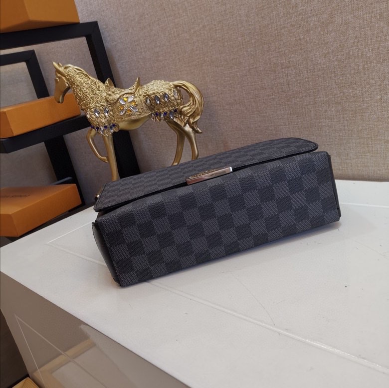 l0vis Vvtt0n district pm n40349 25 x 22 x 7 cm