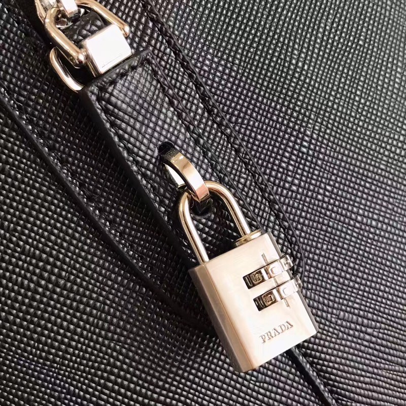 Pra*a black saffiano leather travel bag 2vc018 45.5 x 25 x 17 cm