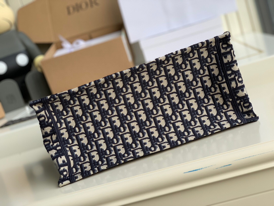 D10r  small D10r book tote blue D10r oblique embroidery m1296 26.5 cm