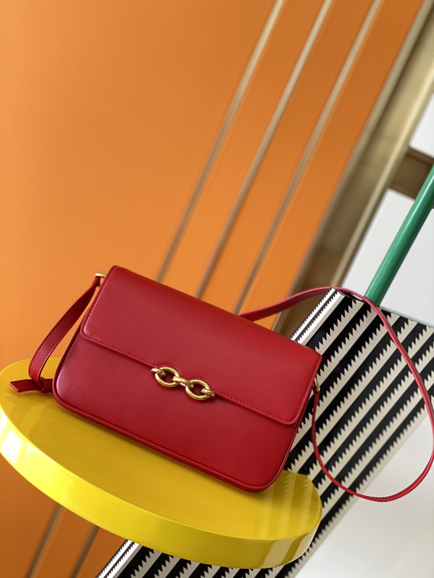 Y51 le maillon satchel in smooth leather red 6497952 24 x 14.5 x 3.5 cm