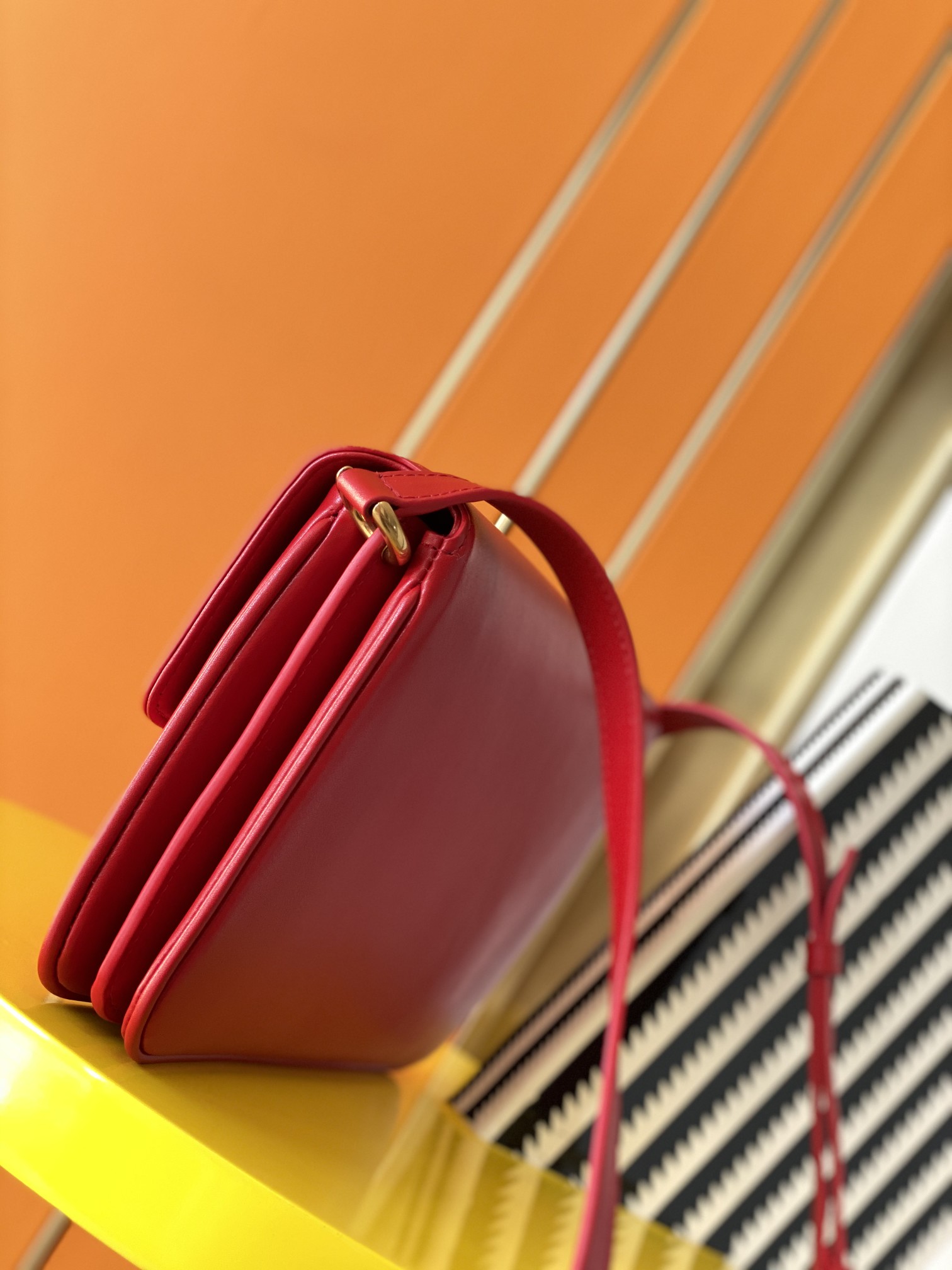 Y51 le maillon satchel in smooth leather red 6497952 24 x 14.5 x 3.5 cm