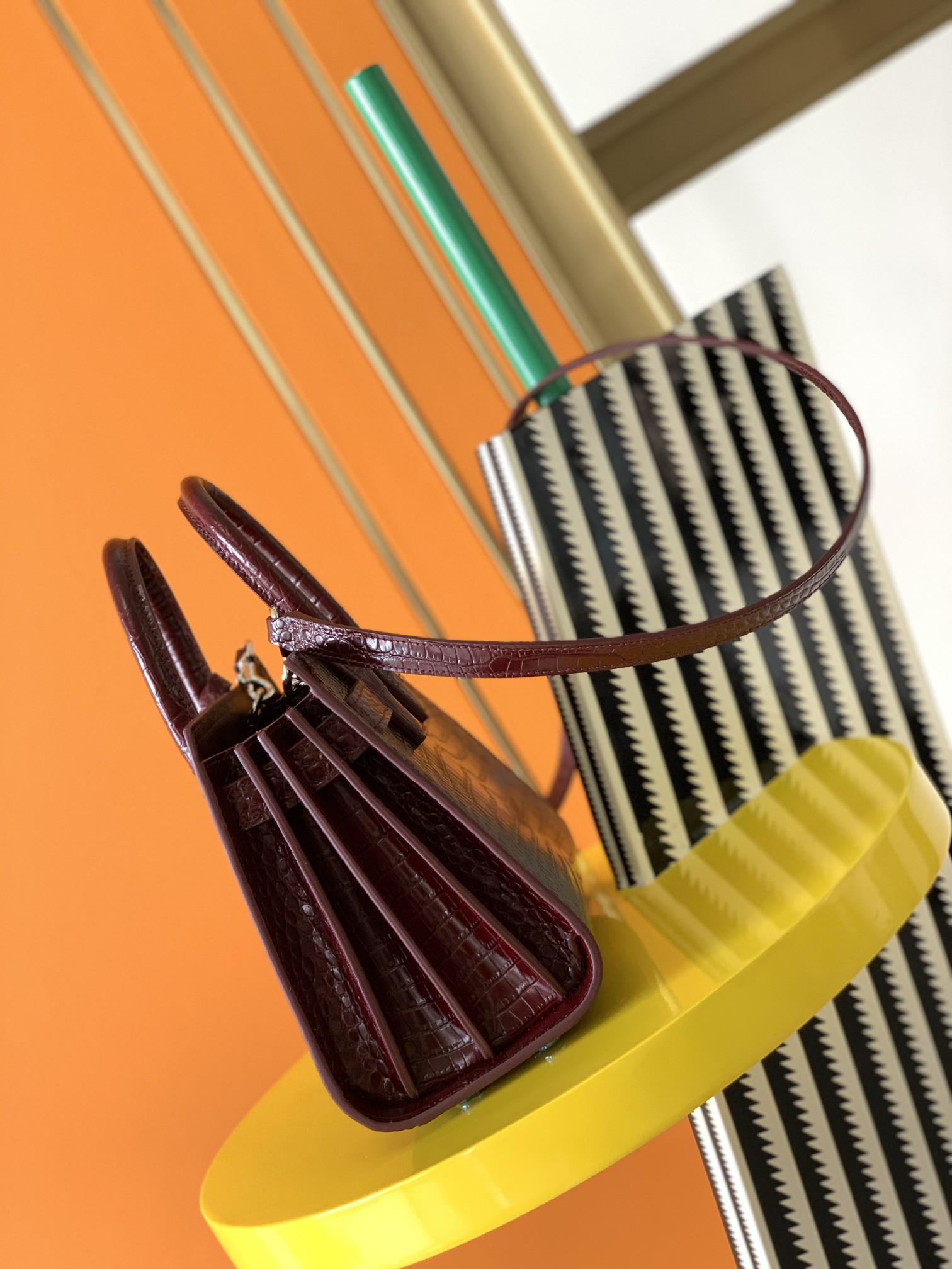 Y51 le sac de jour tote bag red 26 x 20.5 x 12.5 cm