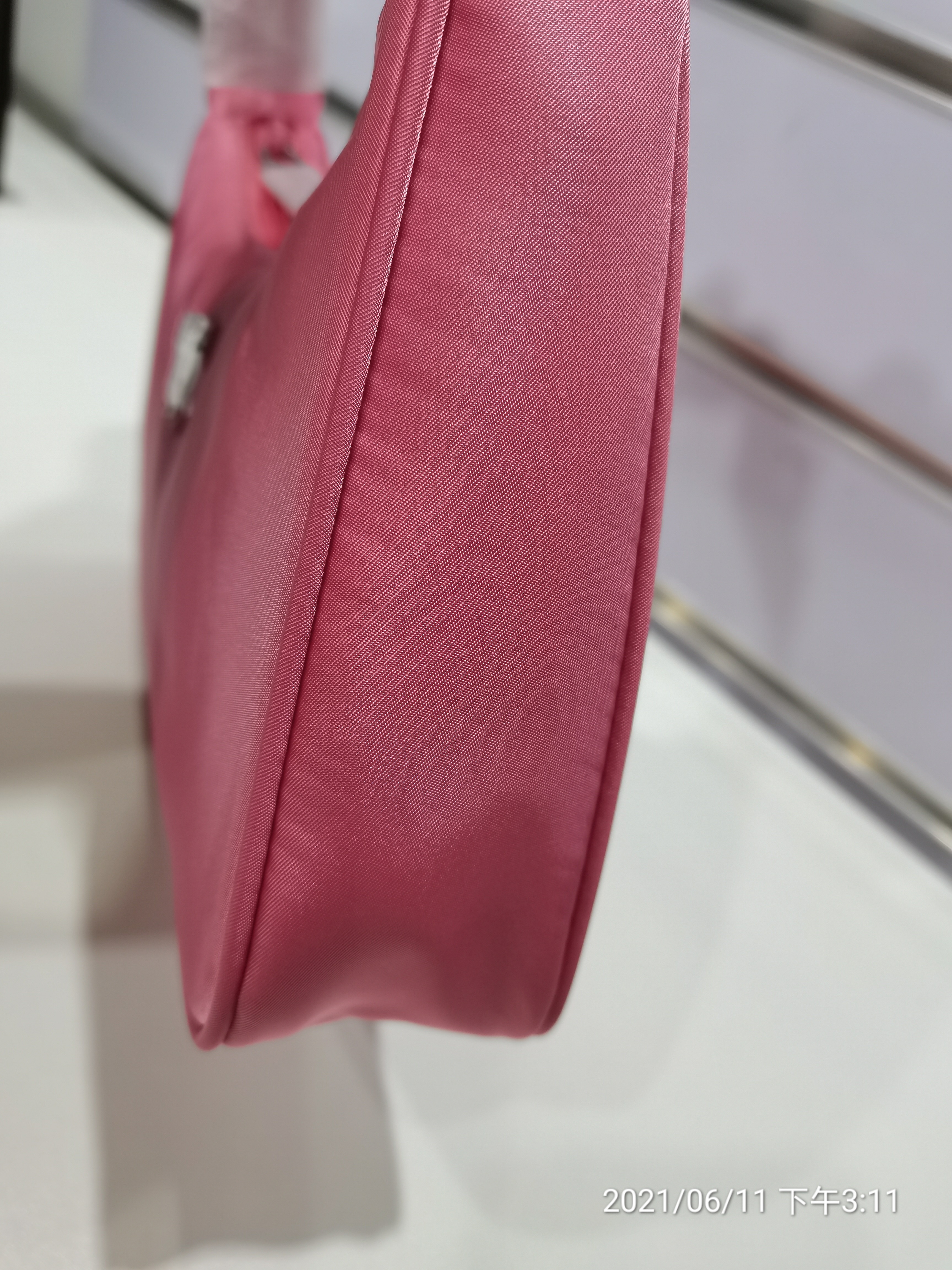 Pra*a re-edition 2000 nylon mini bag pink 1ne515 17 x 6 x 22 cm