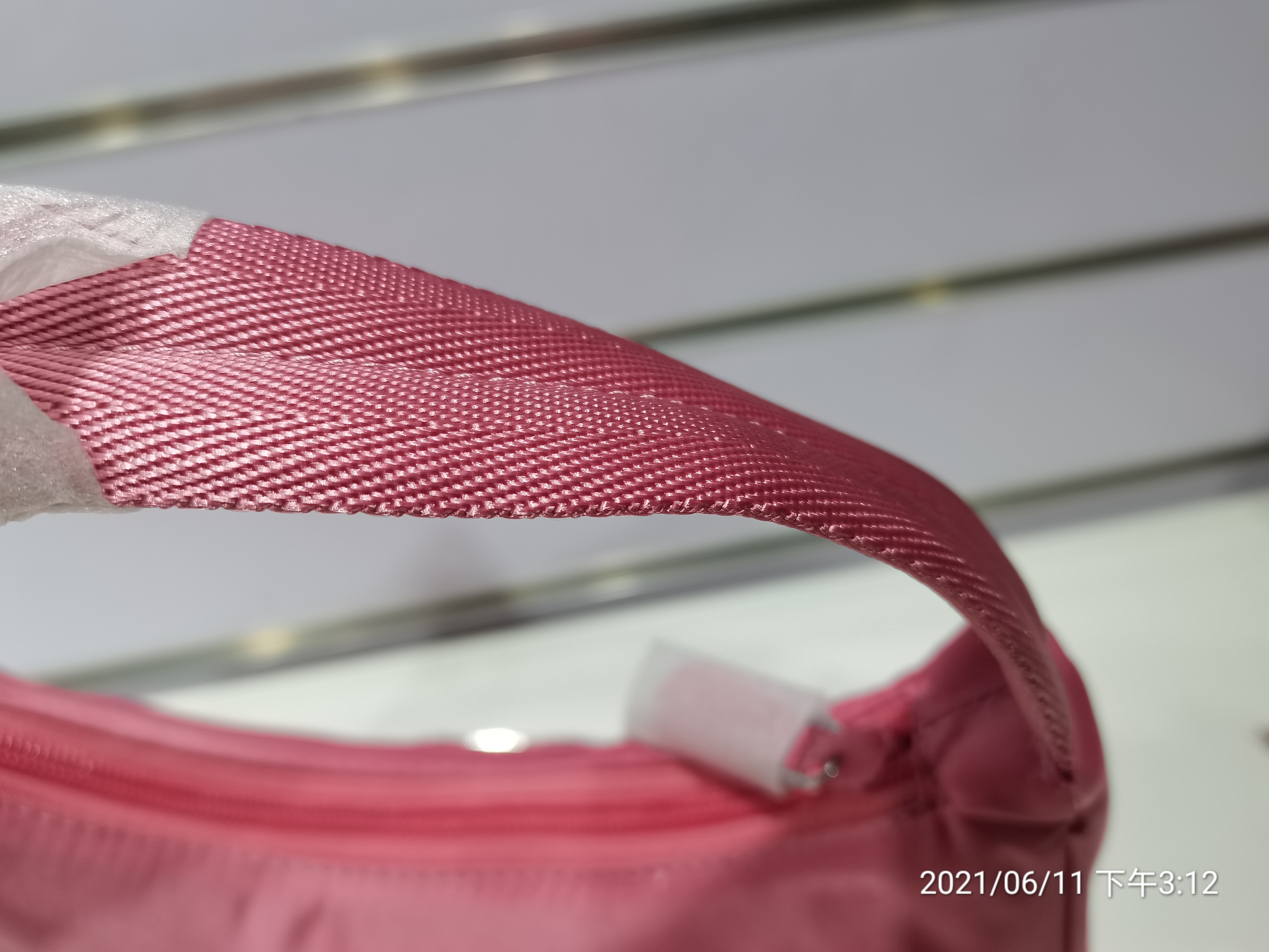 Pra*a re-edition 2000 nylon mini bag pink 1ne515 17 x 6 x 22 cm