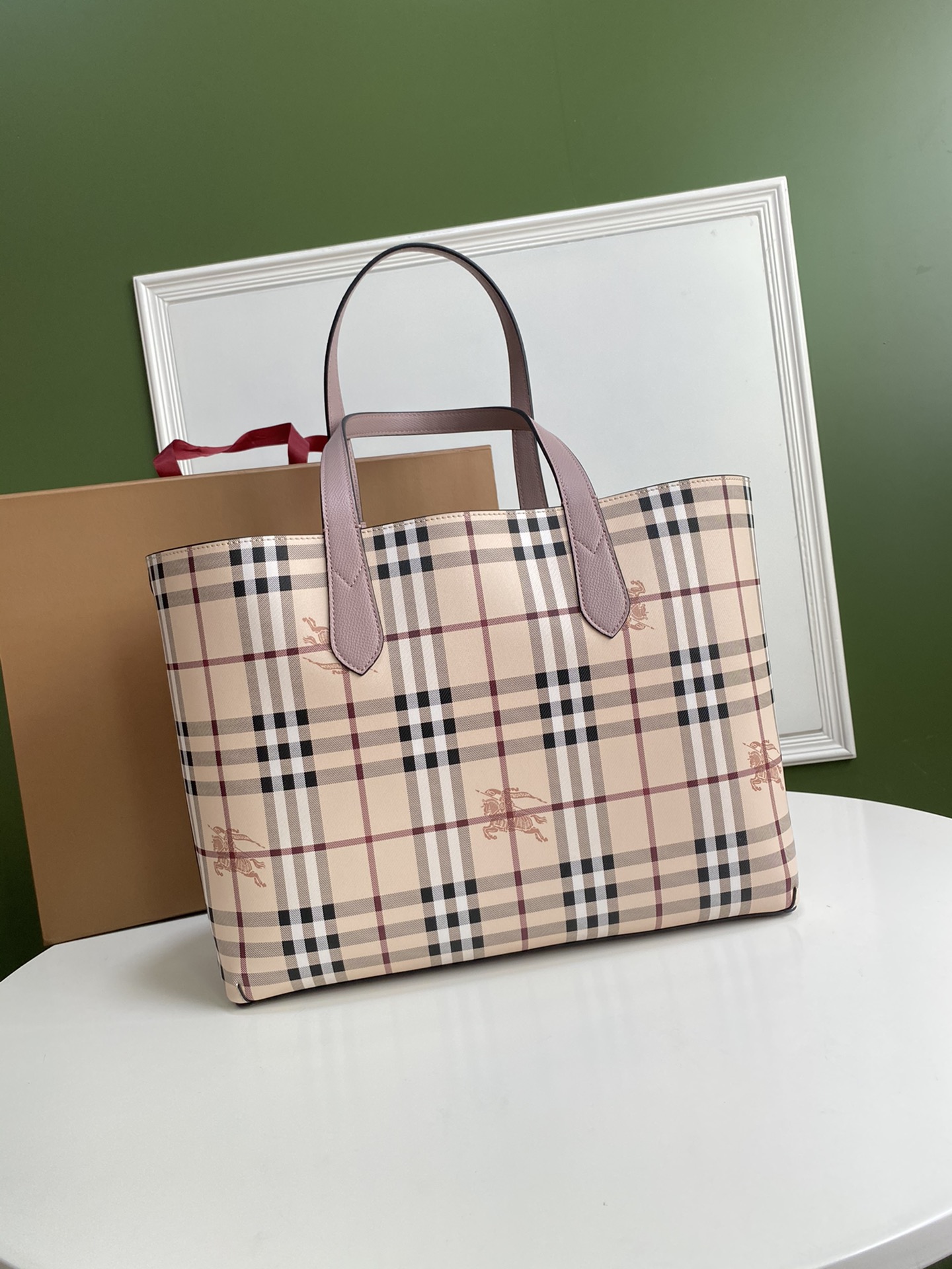 Bv*b*rry the reversible tote in vintage check pink 35-46 * 30 * 12 cm