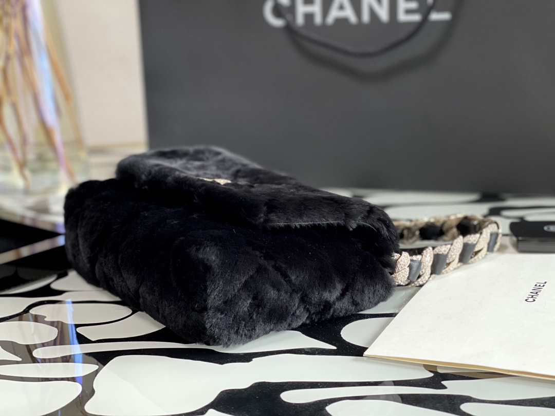 Ch**el shearling lambskin flap bag black as2240 15 21.5 6.5 cm