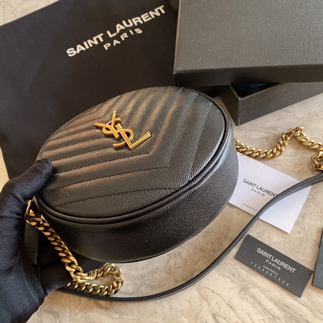 Y51 vinyle round camera bag in chevron-quilted grain de poudre embossed leather black 6104361 17 x 17 x 5.5 cm