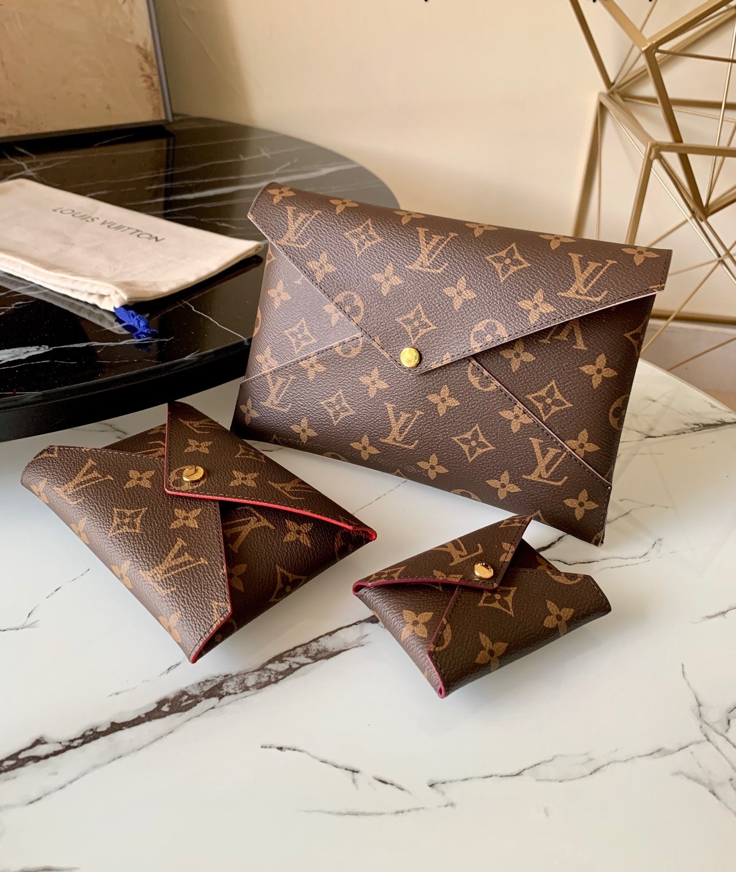 l0vis Vvtt0n kirigami pochette monogram m62034 15.5 x 11.5 x 0.3 cm