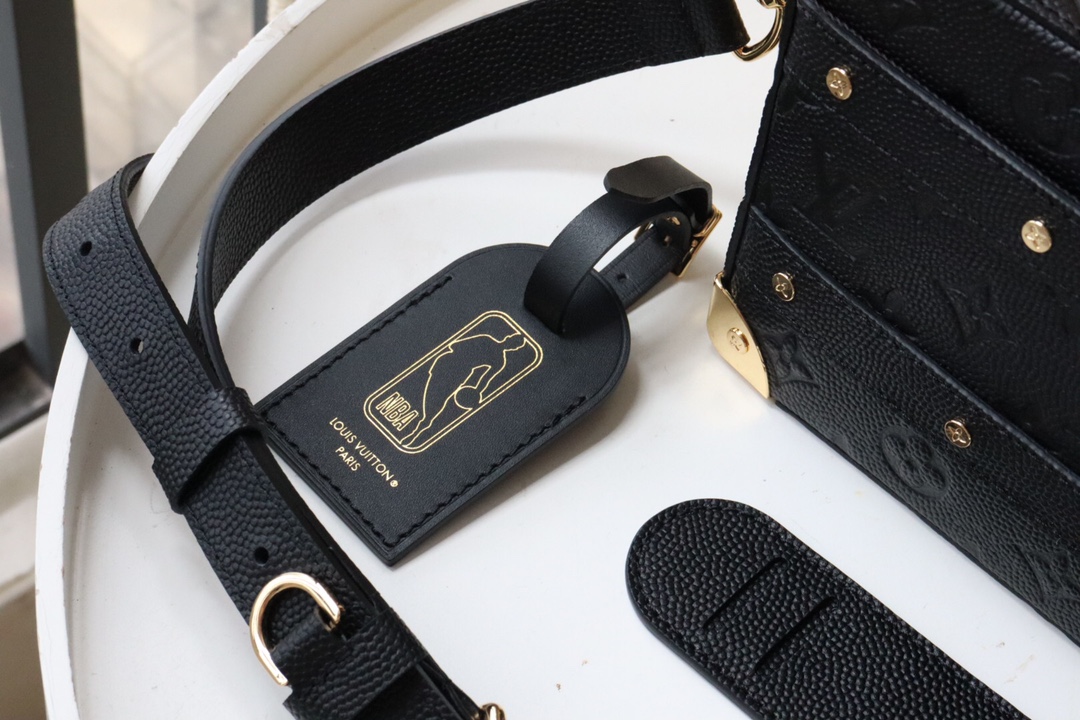 l0vis Vvtt0n lvxnba handle trunk bag black m57971 21.5 x 15 x 7 cm