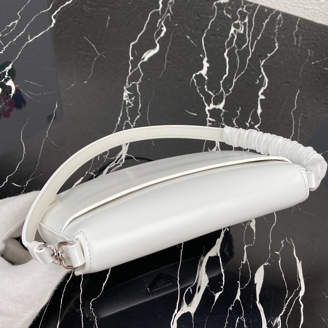 Pra*a cleo brushed leather shoulder bag with flap white 1bd311 23 x 18 x 2.5 cm