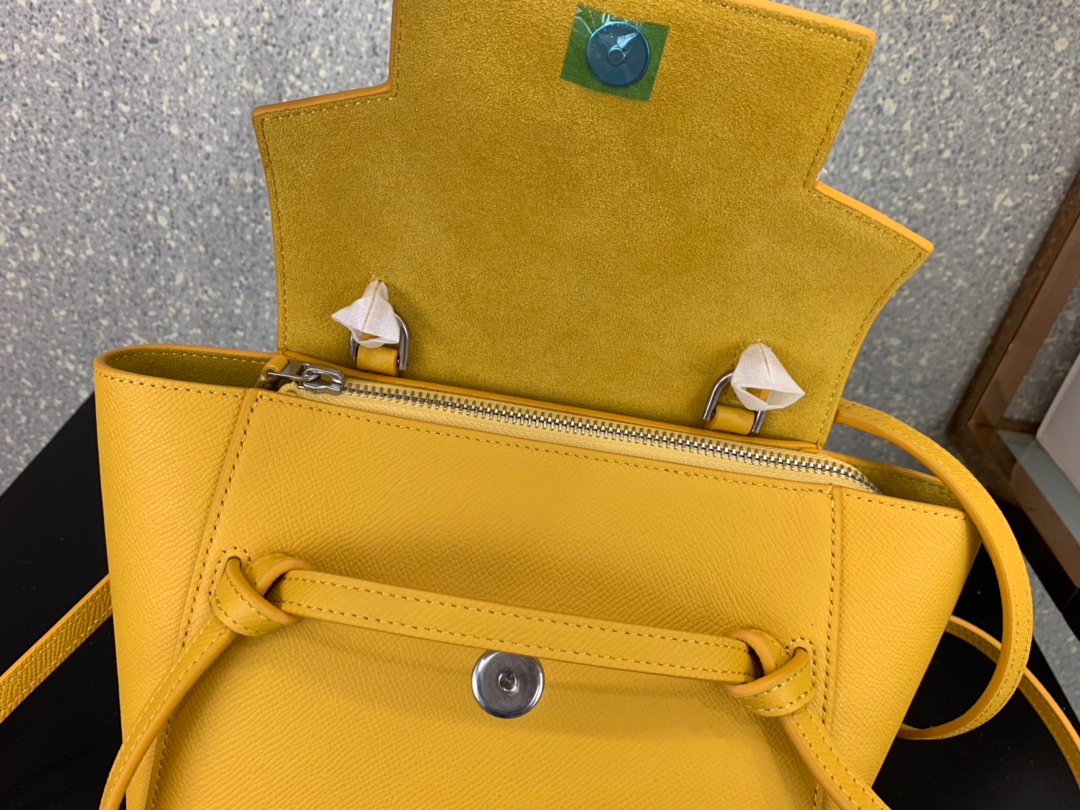 Ce1i*e nano belt bag in grained calfskin calendula 189003 20 x 20 x 10 cm