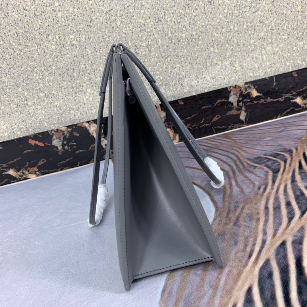 Ce1i*e soft medium clasp bag grey 184703 33 x 22 x 10 cm