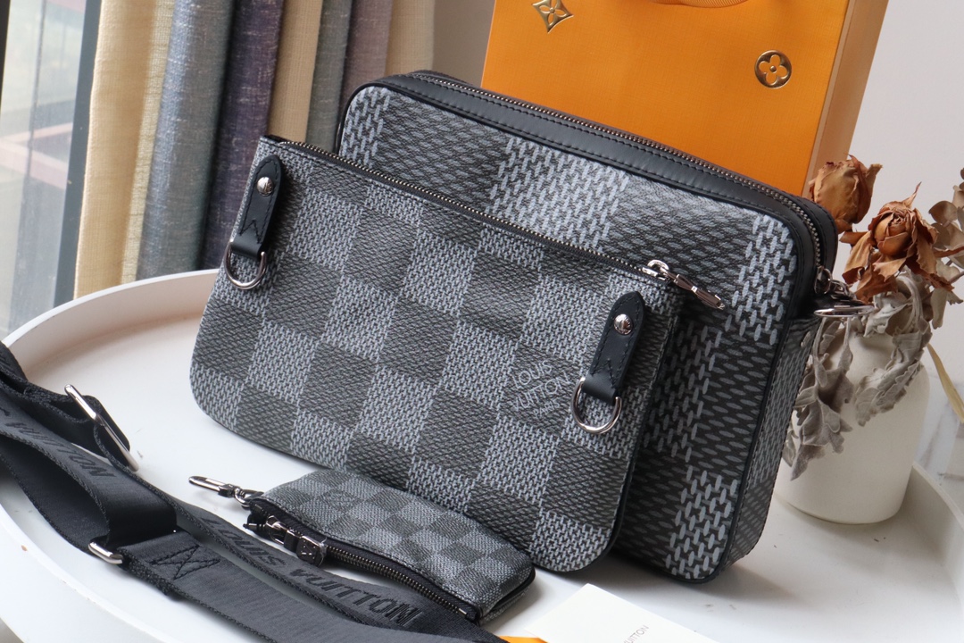 l0vis Vvtt0n trio messenger damier graphite canvas in black n50017 25.0 x 18.5 x 7.0 cm